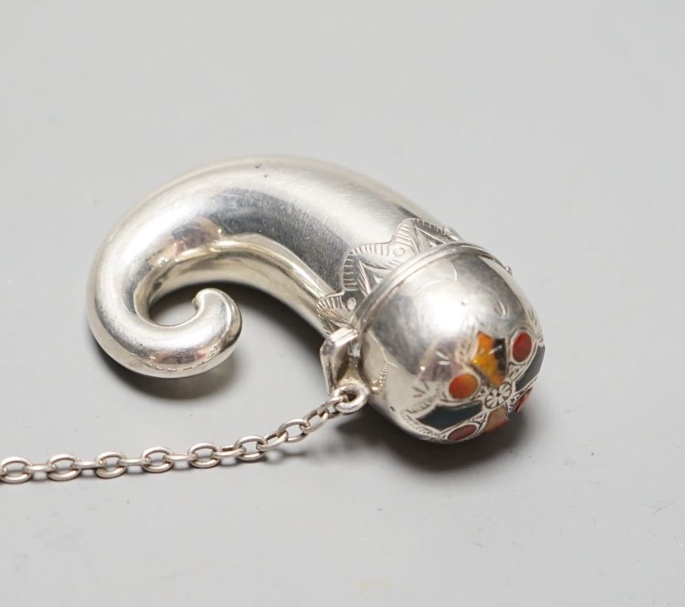 A late Victorian silver and Scottish hardstone inset cornucopia shaped vinaigrette, Birmingham, 1899, 48mm.